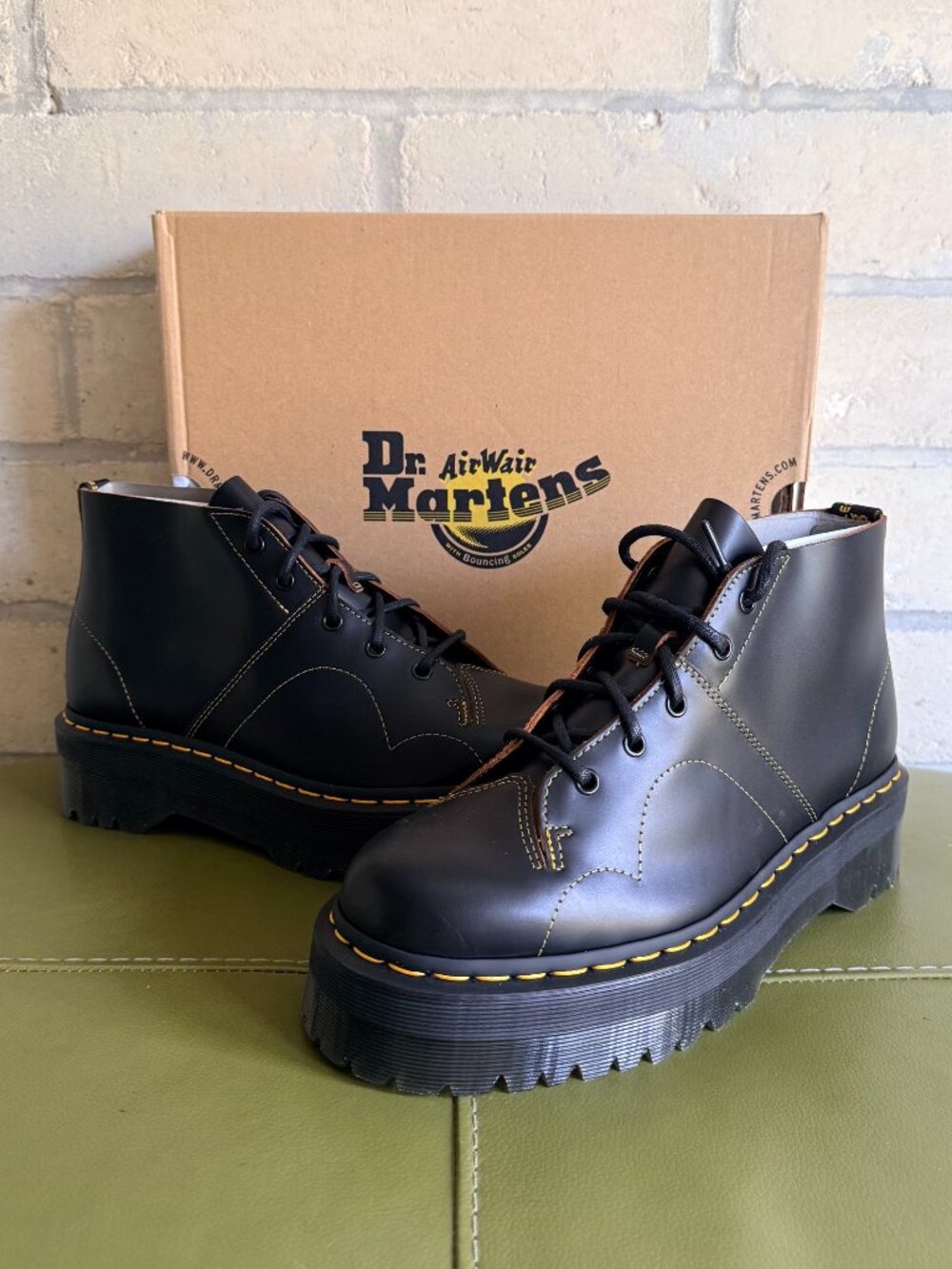 Dr. Martens Church Quad boot size US W 11 / M 10 / UK 9 NIB